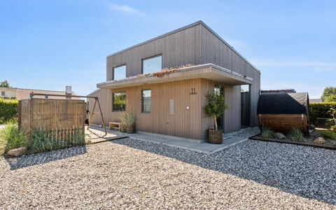 Elvie - 150M from the Sea