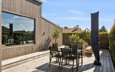 Elvie - 150M from the Sea