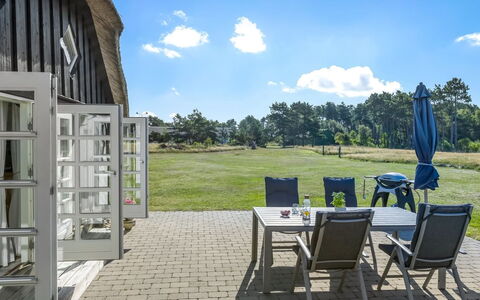 Ronja - 1.3Km from the Sea: Legna, Mobilia, Appartamento, Camera, Soffitto, Color Legno, Sedia, Latifoglie, Vernice, Legname