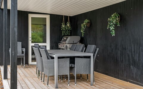 Silvia - from the Sea: Tetto, Casa, Porta, Villetta, Shade, Raccordo, Cortile, Estate, Backyard
