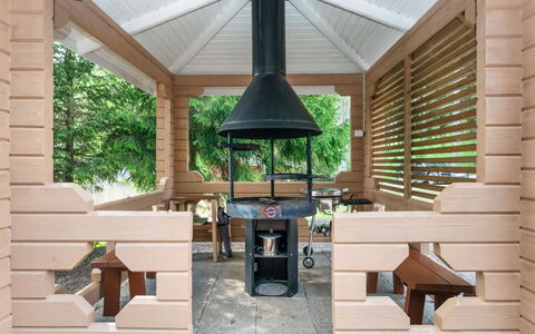 Hiekkaranta: Interior Design, Mobilia, Divano, Pavimentazione, Pavimento, Camera, Soffitto, Soggiorno, Appartamento