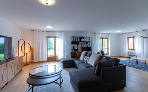 Champ de Brent: Interior Design, Pavimentazione, Mobilia, Pavimento, Legna, Soffitto, Divano, Soggiorno, Illuminazione, Pavimento In Legno