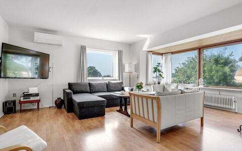 Makrina - 300M from the Sea: Villetta, Backyard, Cortile, Edifici Giardino, Capannone, Raccordo, Mobili Da Esterno, Log Cabin, Struttura Esterna, Baracca