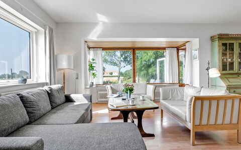 Makrina - 300M from the Sea: Villetta, Backyard, Cortile, Edifici Giardino, Capannone, Raccordo, Mobili Da Esterno, Log Cabin, Struttura Esterna, Baracca