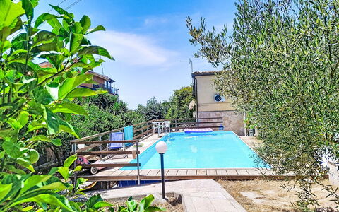 Casa Paolina: Blu, Piscina, Backyard, Mobili Da Esterno