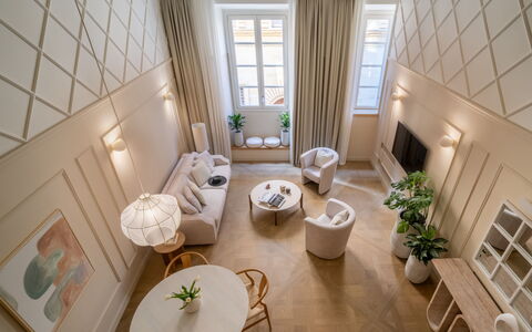 Elegant Apartments Near the Duomo: Interior Design, Mobilia, Parete, Pavimentazione, Legna, Pavimento, Soffitto, Illuminazione, Soggiorno, Camera