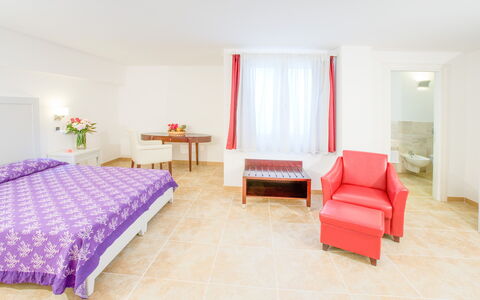 Villa Fico D'india 1: Mobilia, Interior Design, Pavimento, Pavimentazione, Tavolo, Camera, Soffitto, Camera Da Letto, Sedia, Letto