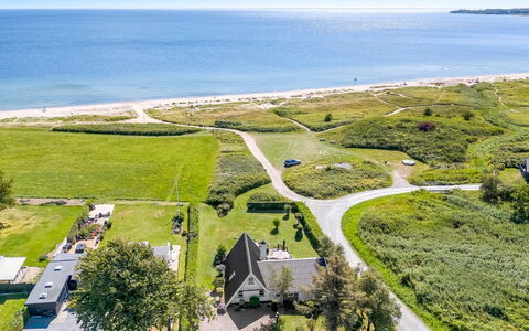 Murtuz - 50M from the Sea: Villetta, Backyard, Cortile, Edifici Giardino, Capannone, Raccordo, Mobili Da Esterno, Log Cabin, Struttura Esterna, Baracca