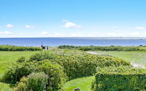 Murtuz - 50M from the Sea: Villetta, Backyard, Cortile, Edifici Giardino, Capannone, Raccordo, Mobili Da Esterno, Log Cabin, Struttura Esterna, Baracca