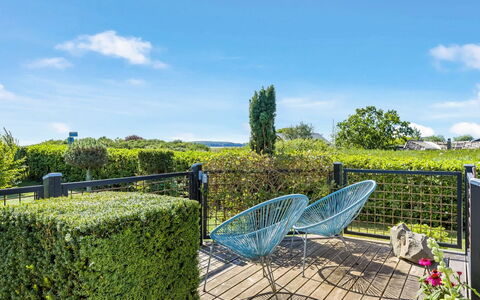 Murtuz - 50M from the Sea: Villetta, Backyard, Cortile, Edifici Giardino, Capannone, Raccordo, Mobili Da Esterno, Log Cabin, Struttura Esterna, Baracca