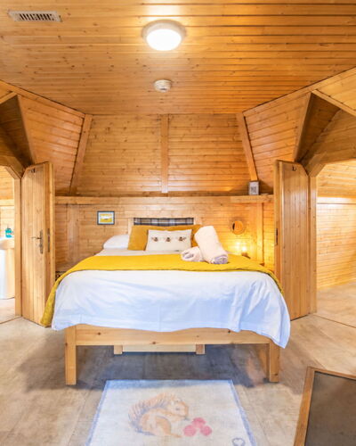 Beekeepers Bothy 101.1
