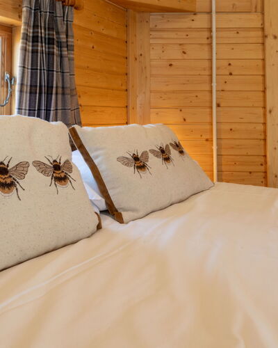 Ghillie'S Bothy 101.6
