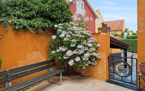 Adelita - 300M from the Sea: Appartamento, Condominio, Estate, Balcone, Villa, Hotel