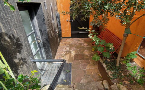 Adelita - 300M from the Sea: Appartamento, Condominio, Estate, Balcone, Villa, Hotel