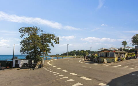 Adelita - 300M from the Sea: Appartamento, Condominio, Estate, Balcone, Villa, Hotel
