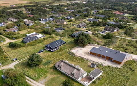 Reinhard - from the Sea: Tetto, Casa, Plain, Paesaggio, Ecoregione, Lotto, Casa, Area Rurale, Villetta, Estate