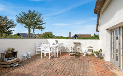 Reinhard - from the Sea: Villetta, Backyard, Cortile, Edifici Giardino, Capannone, Raccordo, Mobili Da Esterno, Log Cabin, Struttura Esterna, Baracca