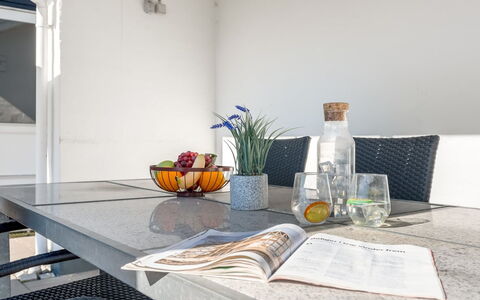 Guthbrand - 1.3Km from the Sea: Appartamento, Condominio, Estate, Balcone, Villa, Hotel
