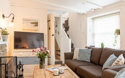 Mermaid Cottage: Blu, Mobilia, Mare, Camera Da Letto, Interior Design, Oceano, Biancheria, Bedding, Camera, Letto