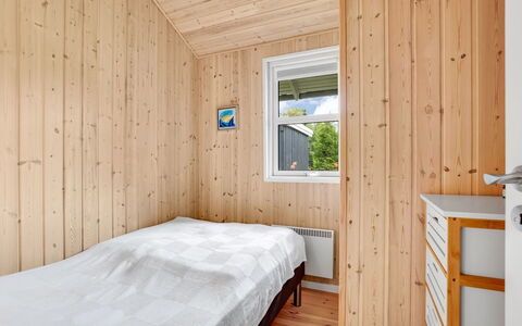 Aleth - 800M from the Sea: Tetto, Casa, Casa, Villetta, Porta, Raccordo, Deck, Portico, Plank, Latifoglie