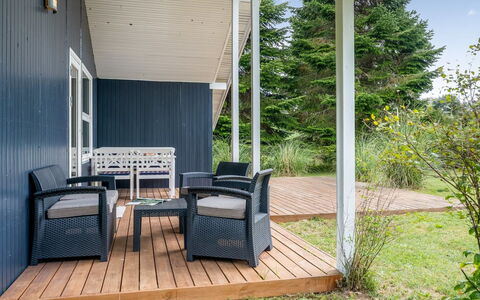 Aleth - 800M from the Sea: Tetto, Casa, Casa, Villetta, Porta, Raccordo, Deck, Portico, Plank, Latifoglie