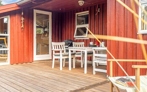Ingobert - 600M from the Sea: 