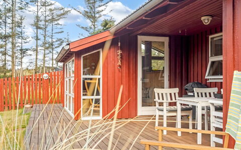 Ingobert - 600M from the Sea: 