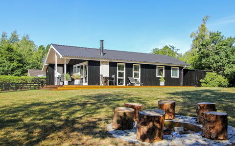 Lillebror - 7Km from the Sea: Villetta, Backyard, Cortile, Edifici Giardino, Capannone, Raccordo, Mobili Da Esterno, Log Cabin, Struttura Esterna, Baracca