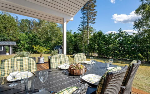 Lillebror - 7Km from the Sea: Villetta, Backyard, Cortile, Edifici Giardino, Capannone, Raccordo, Mobili Da Esterno, Log Cabin, Struttura Esterna, Baracca