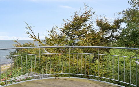 Dzavid - 50M from the Sea: Appartamento, Condominio, Estate, Balcone, Villa, Hotel
