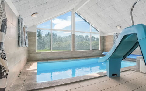 Jurgis - 900M from the Sea: Tetto, Casa, Casa, Villetta, Raccordo, Estate, Driveway, Edifici Giardino, Cortile, Capannone