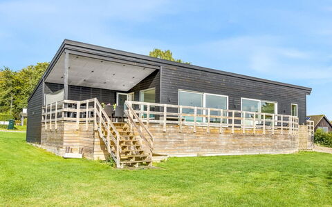 Fin - 150M from the Sea: Tetto, Casa, Casa, Villetta, Raccordo, Estate, Driveway, Edifici Giardino, Cortile, Capannone