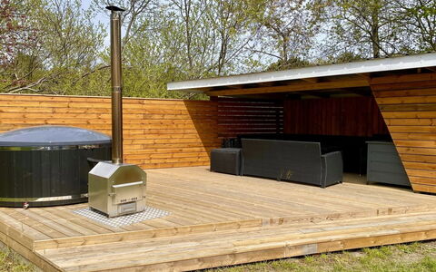 Wolter - 1.7Km from the Sea: Legna, Latifoglie, Color Legno, Plank, Deck, Backyard, Giardino, Cortile, Design, Struttura Esterna