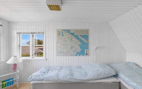 Gorica - 150M from the Sea: Legna, Camera Da Letto, Pavimentazione, Pavimento, Soffitto, Lenzuolo, Bedding, Pavimento In Legno, Letto, Biancheria