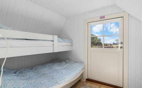 Gorica - 150M from the Sea: Legna, Pavimento, Pavimentazione, Camera Da Letto, Interior Design, Soffitto, Letto, Camera, Color Legno, Latifoglie