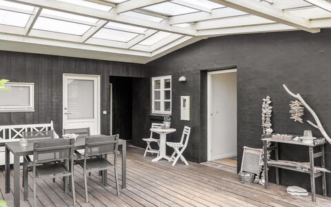 Teodosija - 20M from the Sea: Tetto, Casa, Casa, Villetta, Porta, Raccordo, Deck, Portico, Plank, Latifoglie