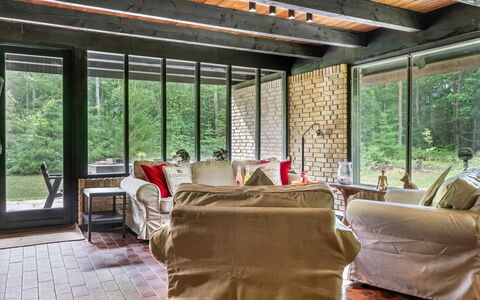 Karmen - 1Km from the Sea: Legna, Mobilia, Sedia, Soffitto, Materiali Naturali, Fascio, Latifoglie, Soggiorno, Brick, Log Cabin
