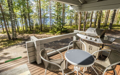 Riihiranta: Legna, Mobilia, Pavimentazione, Pavimento, Sedia, Color Legno, Latifoglie, Soffitto, Deck, Shade