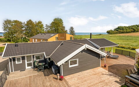 Eisa - 75M from the Sea: Casa, Casa, Tetto, Villetta, Estate, Portico, Latifoglie, Shade, Plank, Deck