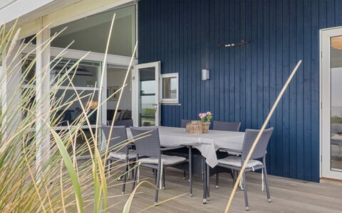 Gertje - 20M from the Sea: Blu, Arbusto, Villetta, Groundcover, Giardino, Estate, Shade, Landscaping, Agriturismo, Eco Hotel