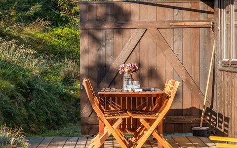 Anneka - 750M from the Sea: Legna, Mobilia, Latifoglie, Mobili Da Esterno, Color Legno, Plank, Pavimento In Legno, Deck, Tavolo Esterno, Sedia