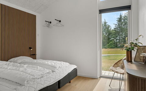 Berta - 2Km from the Sea: Legna, Interior Design, Soffitto, Pavimentazione, Camera Da Letto, Pavimento, Mobilia, Letto, Camera, Telaio Del Letto