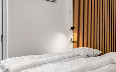 Berta - 2Km from the Sea: Legna, Interior Design, Tessile, Camera Da Letto, Mobilia, Illuminazione, Letto, Pavimento, Pavimentazione, Bedding