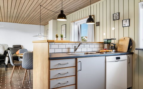 Enwald - 700M from the Sea: Cucina, Elettrodomestico Da Cucina, Legna, Mobilia, Interior Design, Controsoffitto, Pavimentazione, Elettrodomestico, Illuminazione, Cabinetry