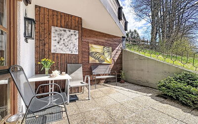 Saalbach-Hinterglemm 107: Mobilia, Sedia, Tavolo Esterno, Mobili Da Esterno, Giardino, Cucina & Sala Da Pranzo Tavolo, Tavolino Da Caffè, Latifoglie, Pianta Della Casa, Terrazza