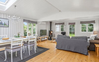 Fernandine - 400M from the Sea
