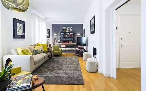 Penthouse: Mobilia, Interior Design, Pavimentazione, Pavimento, Divano, Parete, Pavimento In Legno, Soggiorno, Legna, Camera