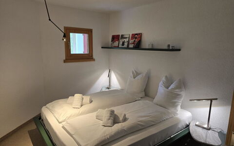 Ferienwohnung Selva: Parete, Legna, Pavimento, Interior Design, Pavimentazione, Mobilia, Soffitto, Letto, Camera Da Letto, Lenzuolo