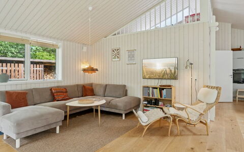 Ovine - 1.2Km to the Fjord: Legna, Mobilia, Appartamento, Camera, Soffitto, Color Legno, Sedia, Latifoglie, Vernice, Legname