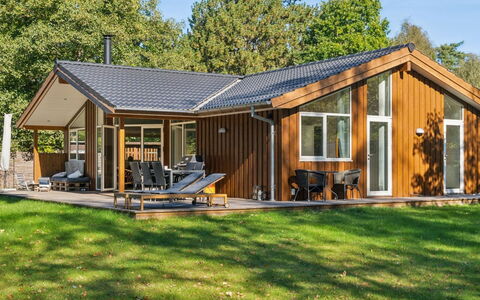 Ovine - 1.2Km to the Fjord: Legna, Mobilia, Appartamento, Camera, Soffitto, Color Legno, Sedia, Latifoglie, Vernice, Legname